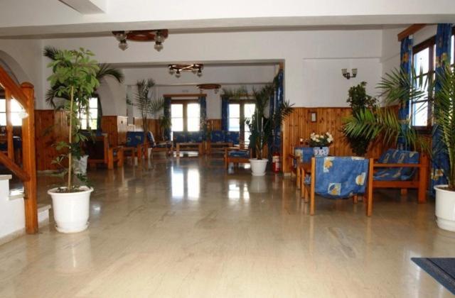 Panorama Hotel Агиос Стефанос Екстериор снимка